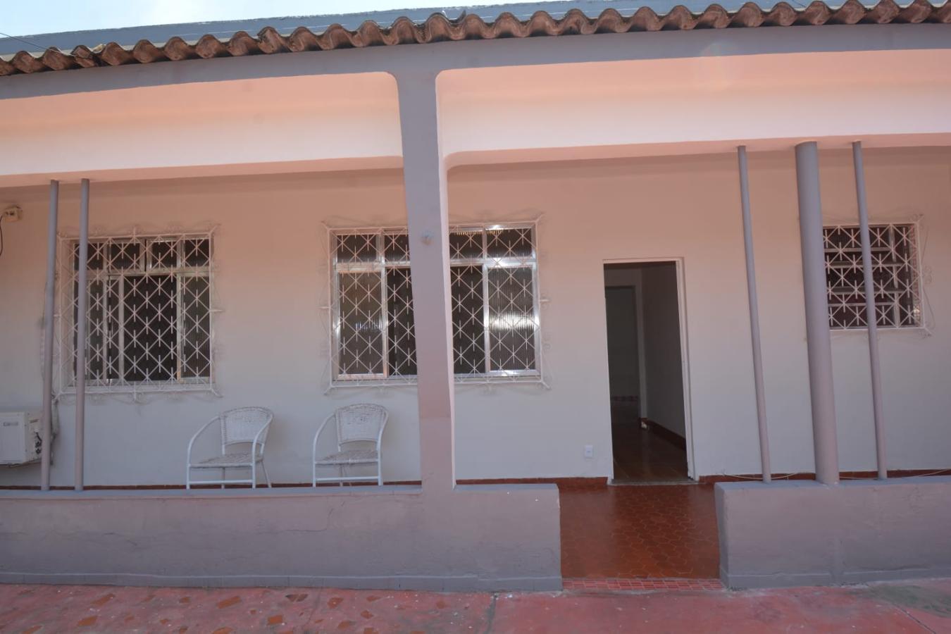 Casa à venda com 2 quartos, 72m² - Foto 1