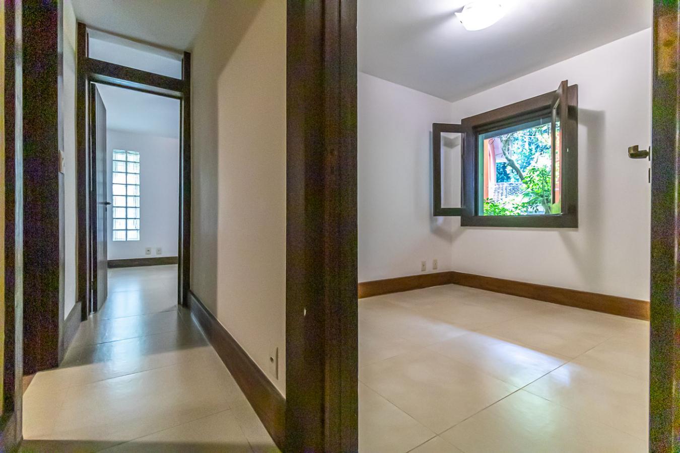 Casa à venda com 5 quartos, 384m² - Foto 5