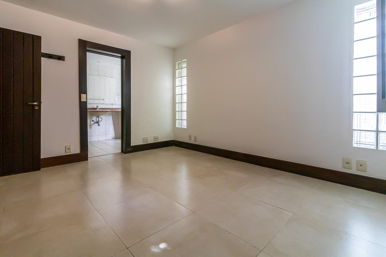 Casa à venda com 5 quartos, 384m² - Foto 13