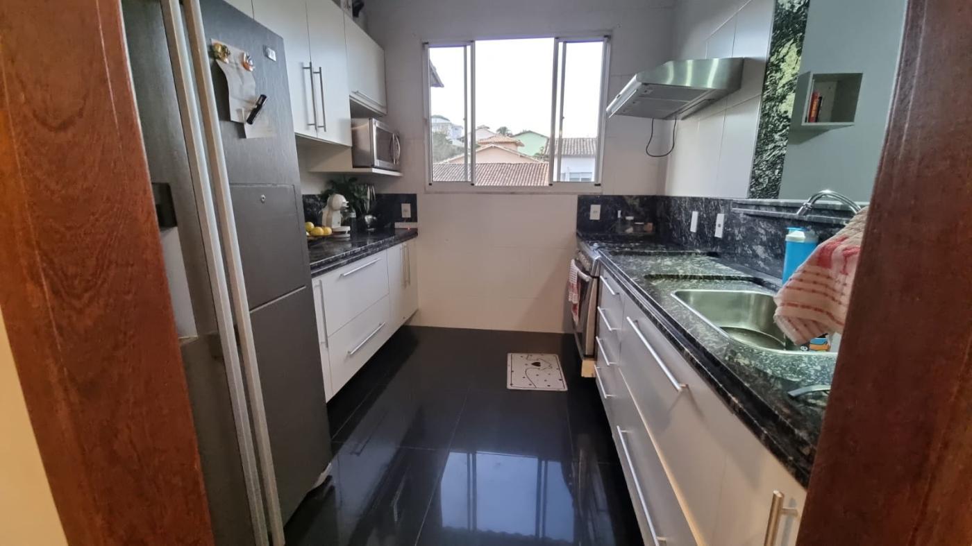 Apartamento à venda com 2 quartos, 70m² - Foto 2