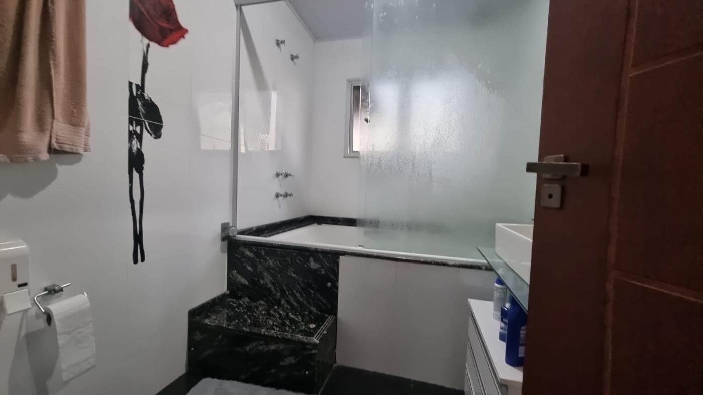 Apartamento à venda com 2 quartos, 70m² - Foto 10