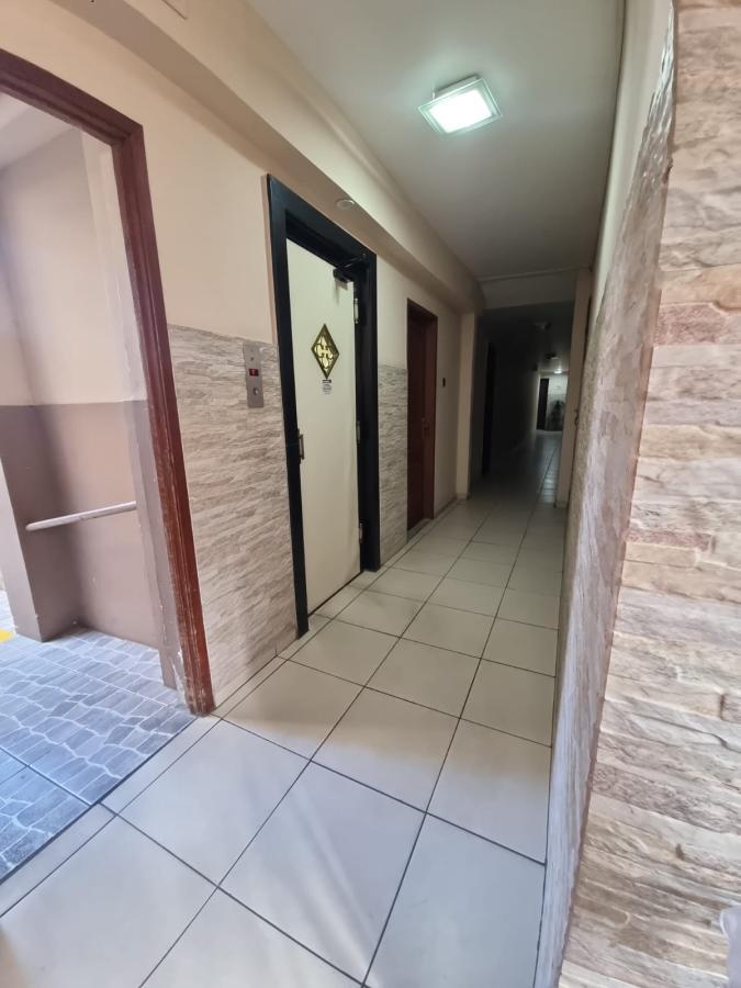 Apartamento à venda com 2 quartos, 68m² - Foto 2