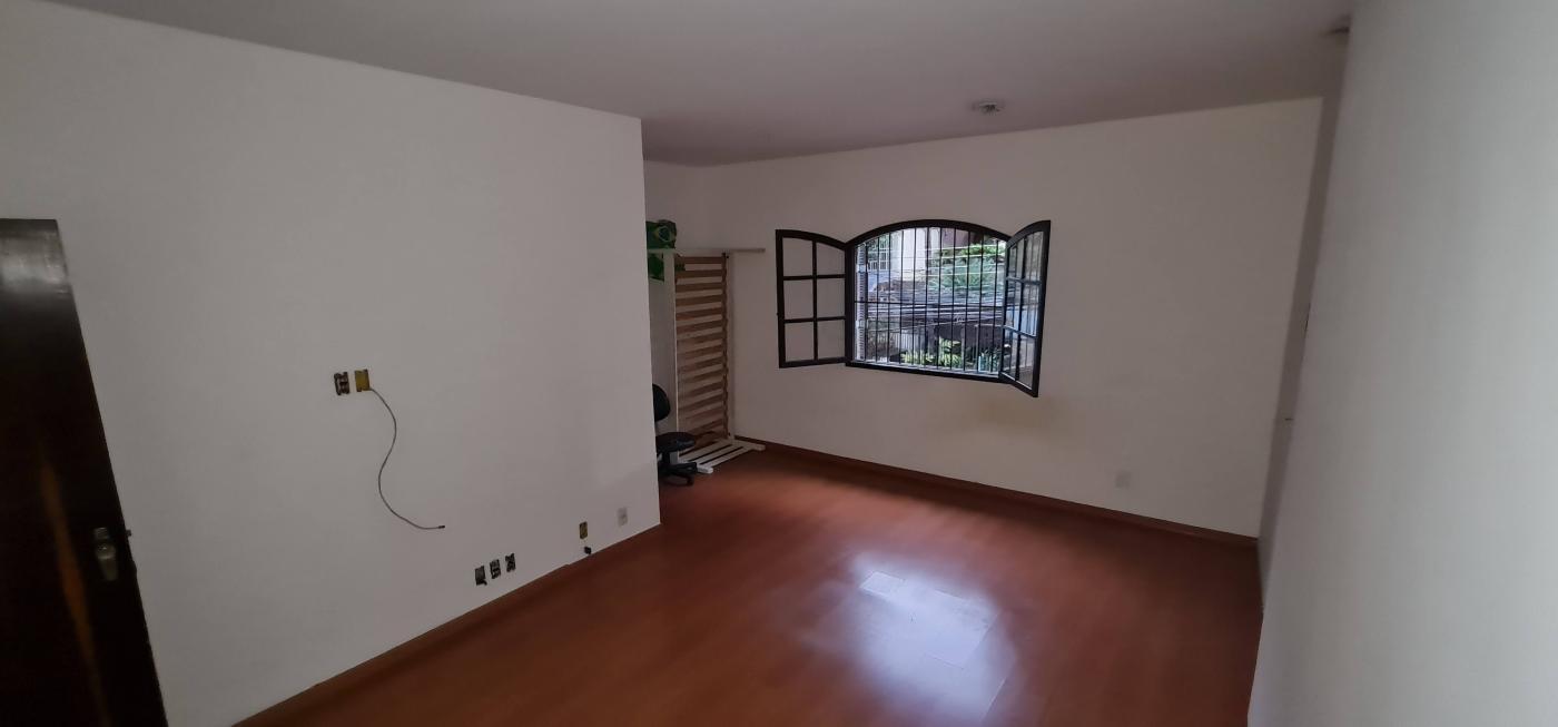 Casa à venda com 3 quartos, 191m² - Foto 4