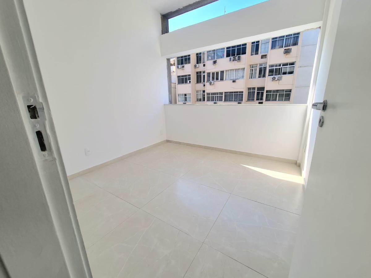 Apartamento à venda com 2 quartos, 60m² - Foto 2