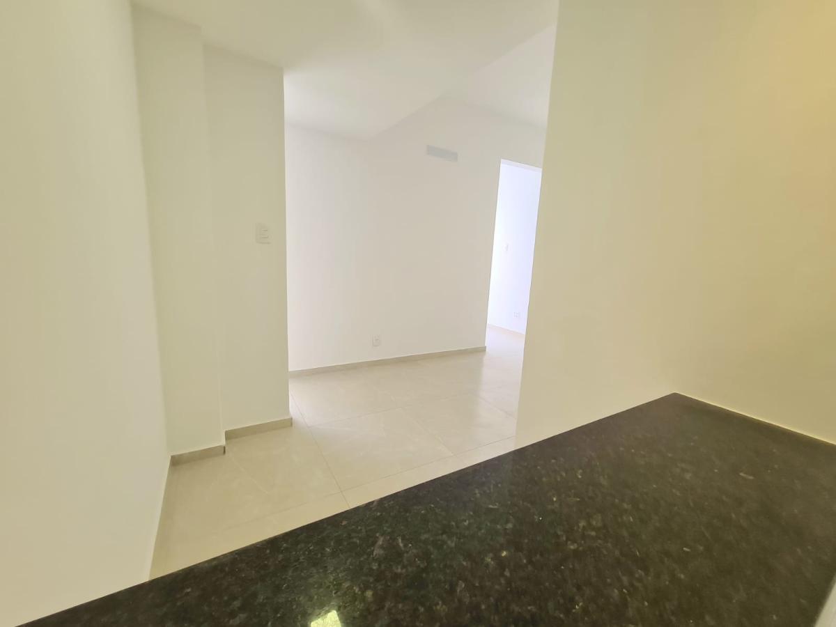 Apartamento à venda com 2 quartos, 60m² - Foto 4