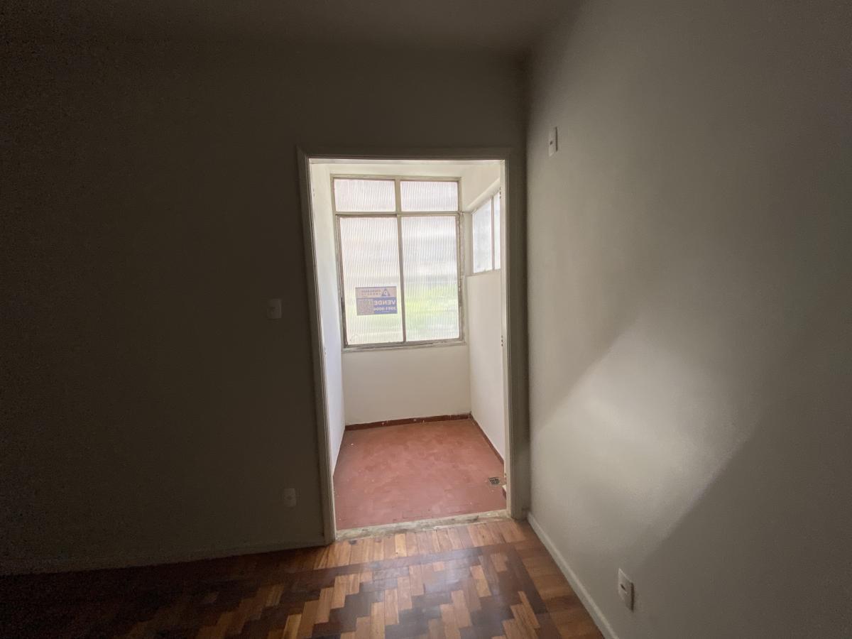 Apartamento à venda com 6 quartos, 223m² - Foto 11