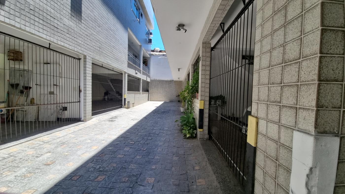 Casa à venda com 2 quartos, 110m² - Foto 1