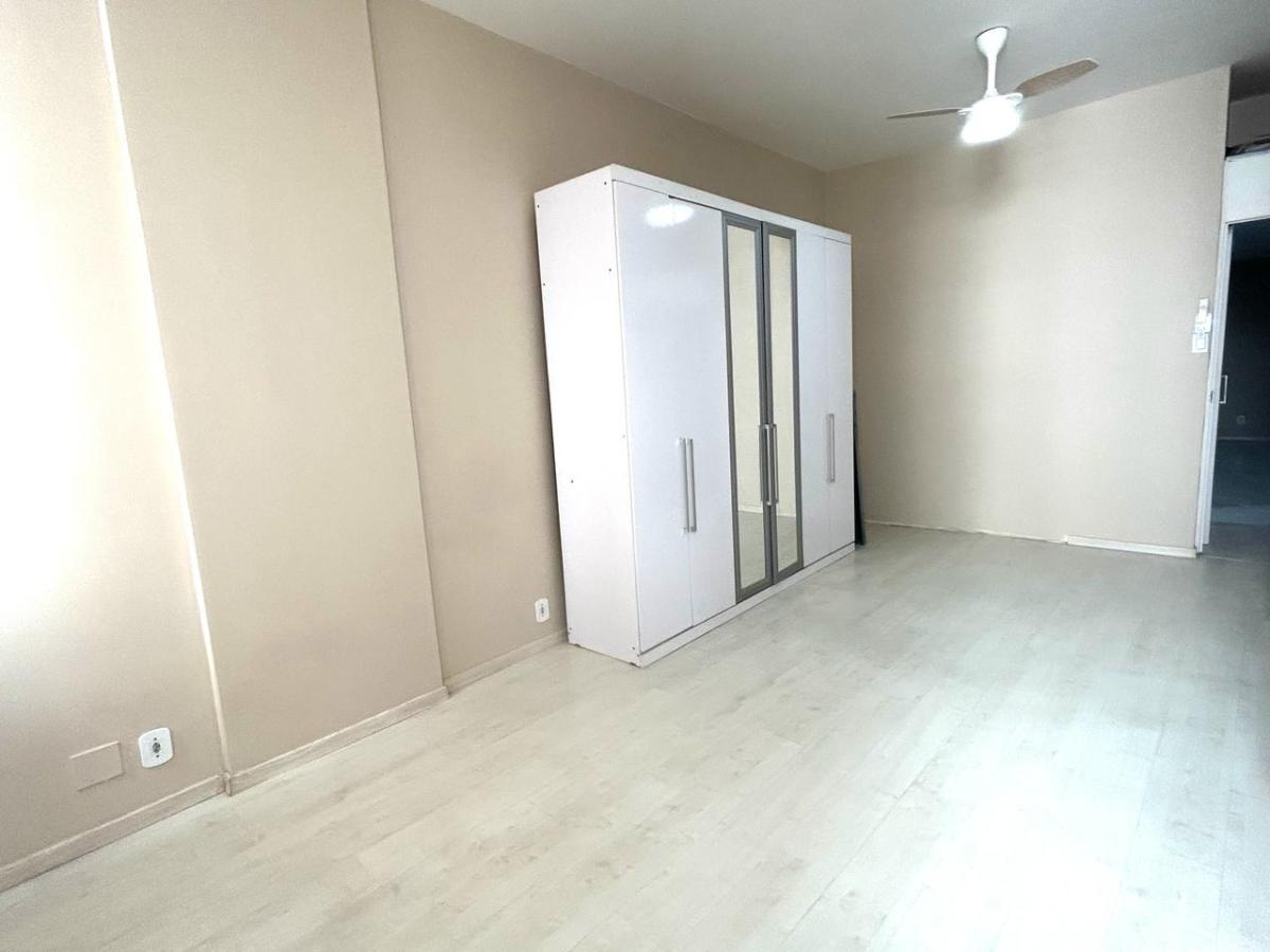 Apartamento à venda com 1 quarto, 41m² - Foto 15