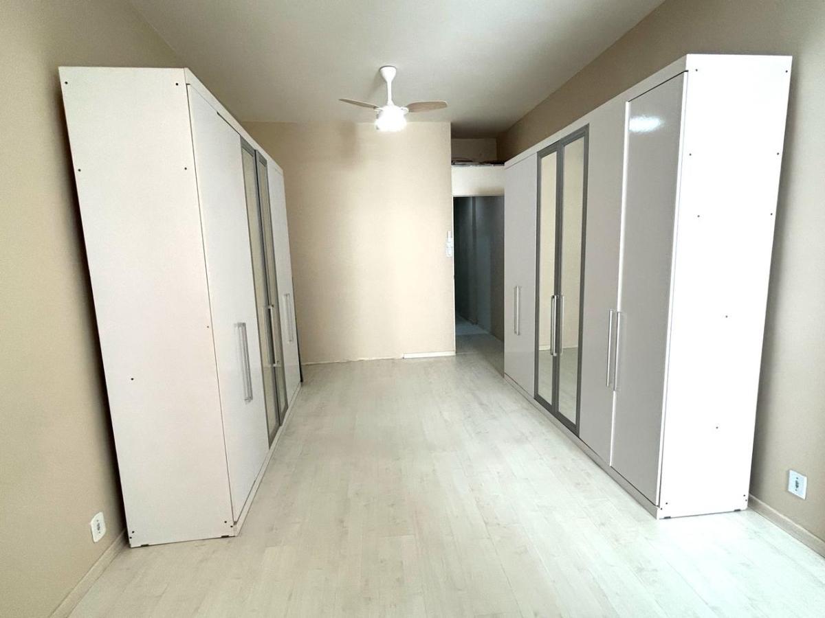 Apartamento à venda com 1 quarto, 41m² - Foto 18