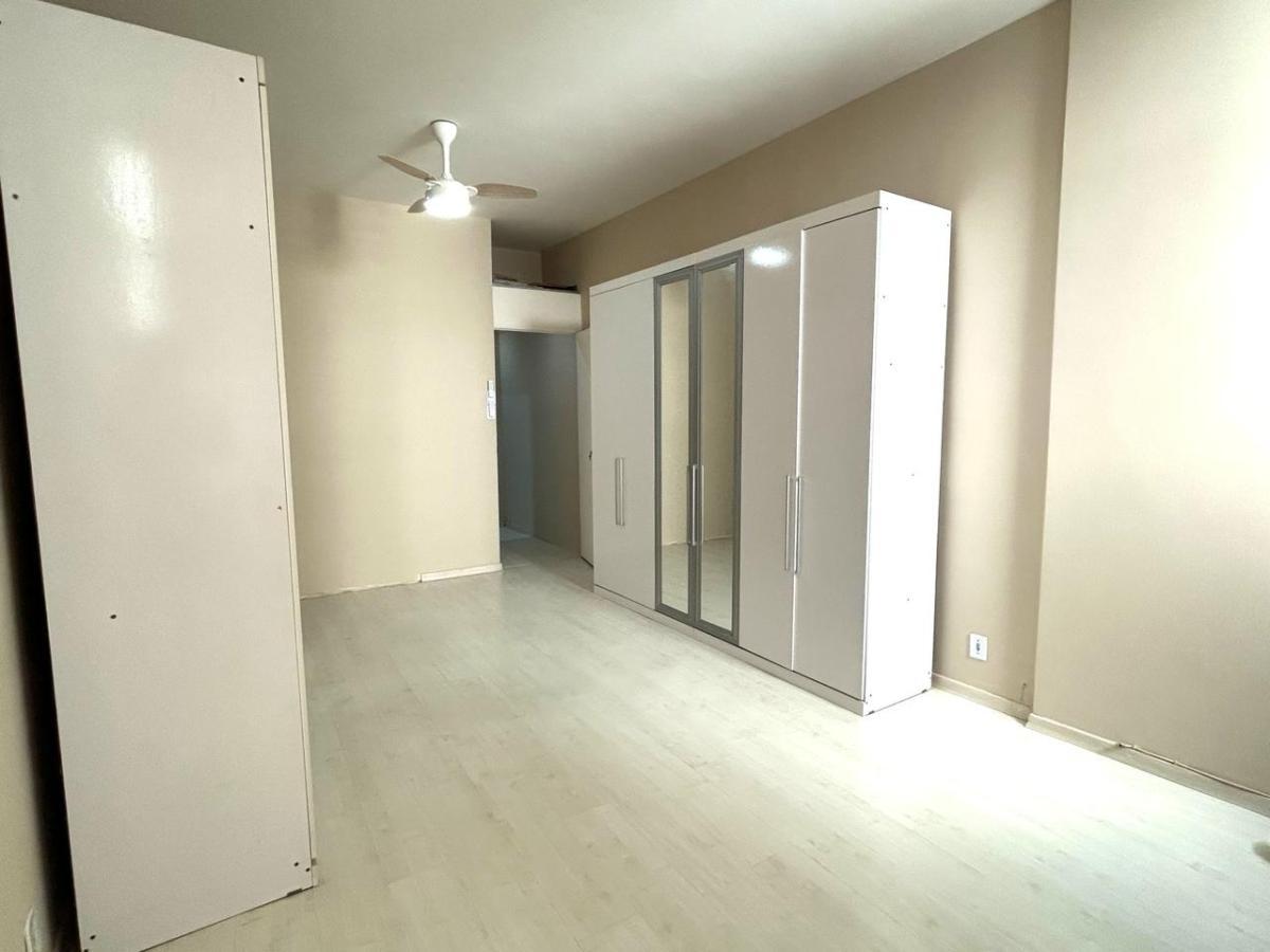 Apartamento à venda com 1 quarto, 41m² - Foto 19