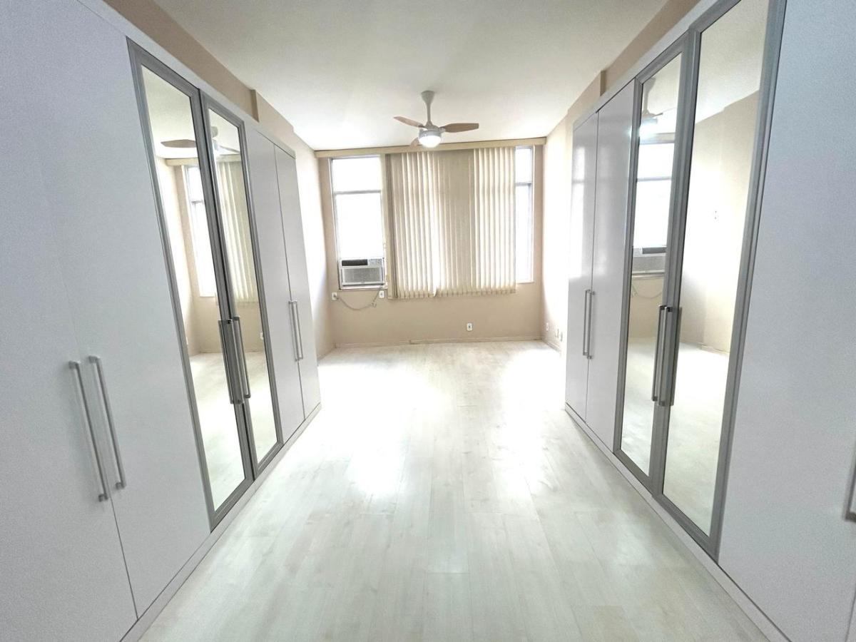 Apartamento à venda com 1 quarto, 41m² - Foto 27