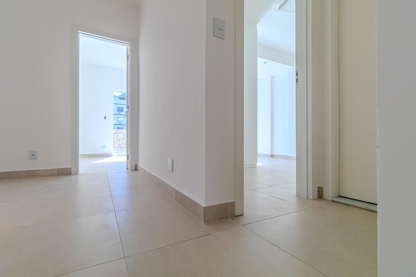 Apartamento à venda com 3 quartos, 135m² - Foto 4