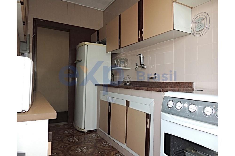 Apartamento à venda com 2 quartos, 77m² - Foto 11