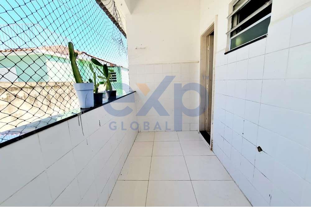 Apartamento à venda com 2 quartos, 67m² - Foto 3