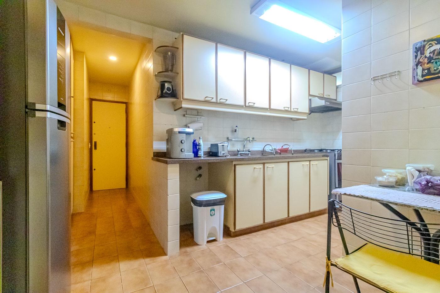 Apartamento à venda com 3 quartos, 137m² - Foto 3