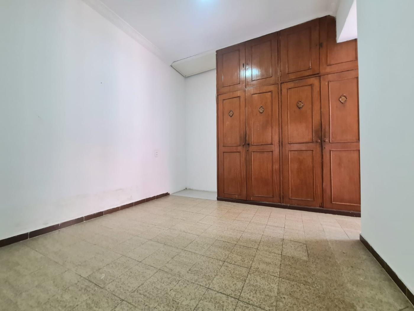 Apartamento à venda com 2 quartos, 70m² - Foto 3