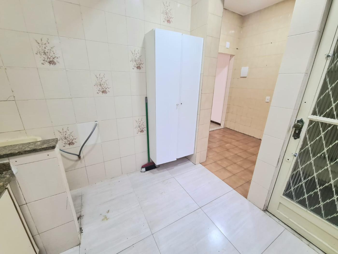 Apartamento à venda com 2 quartos, 70m² - Foto 17