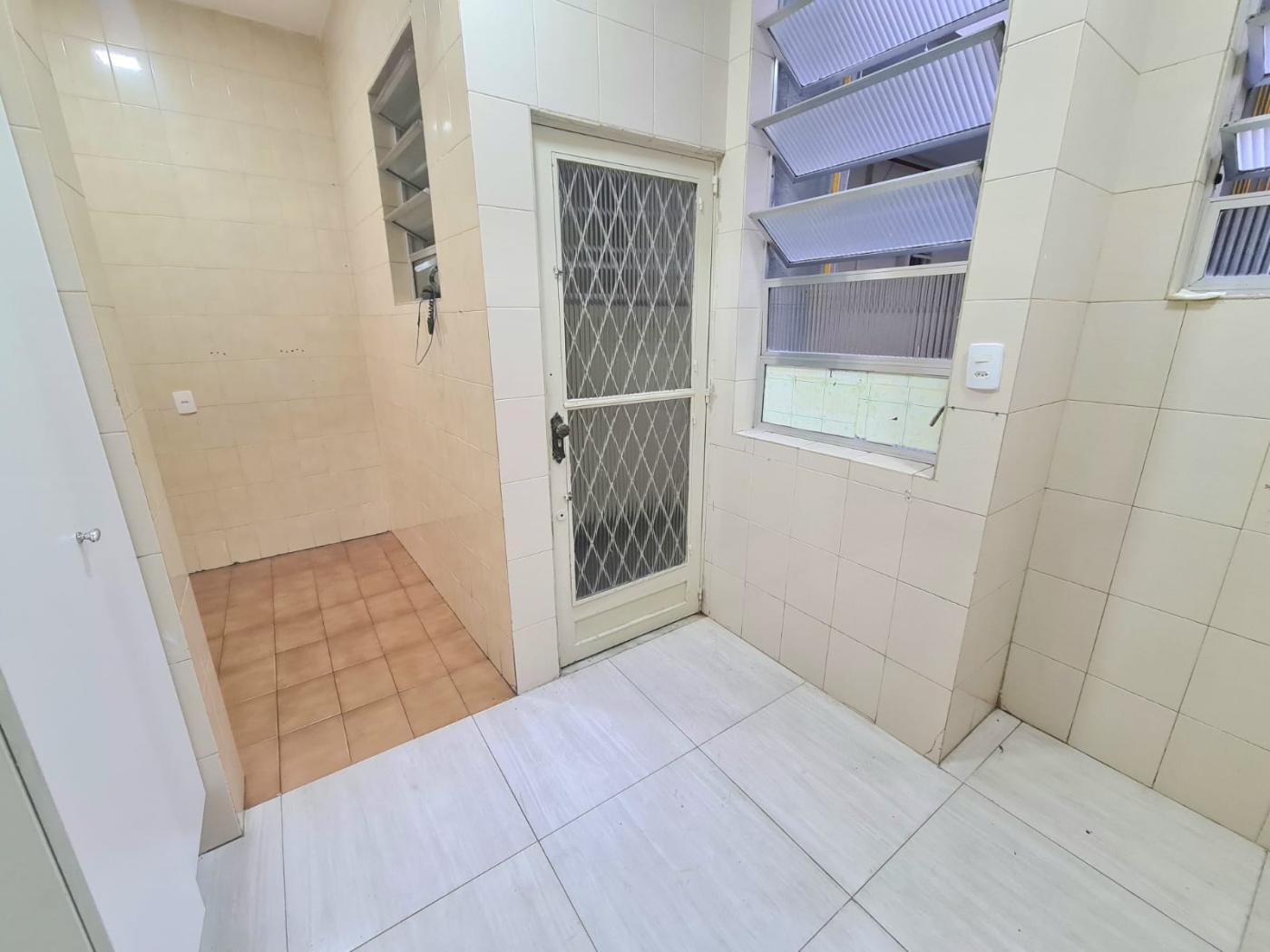 Apartamento à venda com 2 quartos, 70m² - Foto 21