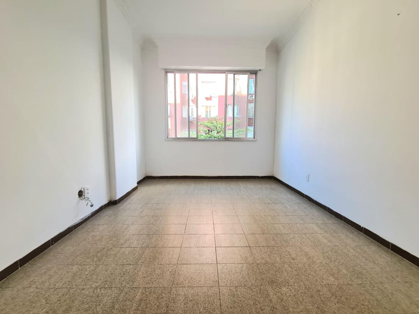 Apartamento à venda com 2 quartos, 70m² - Foto 24