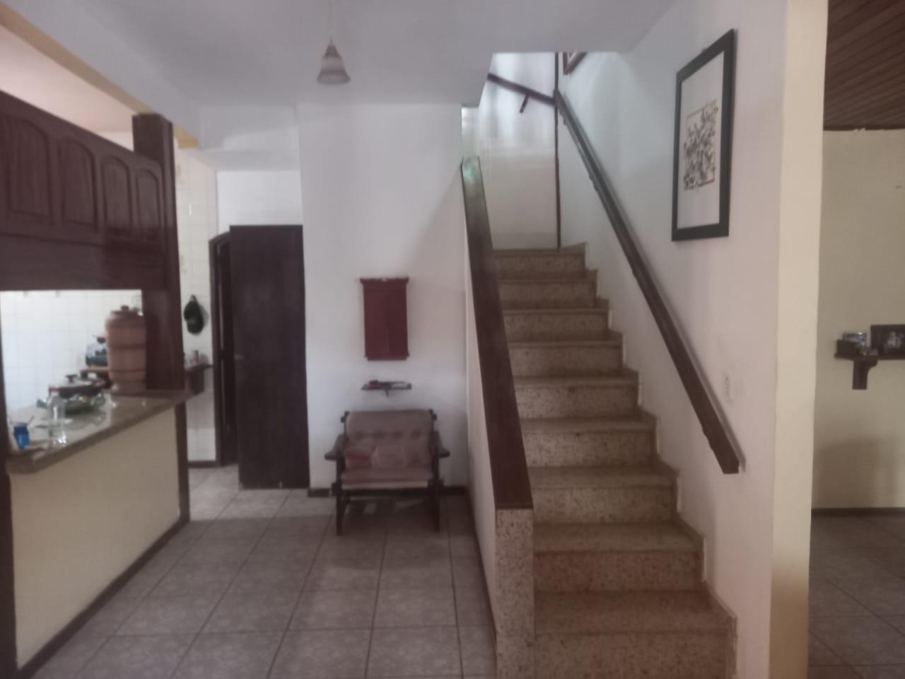 Casa à venda com 3 quartos, 180m² - Foto 2